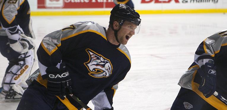 Scott Hartnell (James Roper)