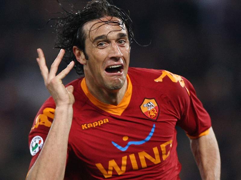 Shock Return To Fiorentina For Luca Toni Says The Club Football News Alberto Paloschi says that Hellas Verona striker Luca Toni is a great champion after scoring his 19th Serie A goal of the season in the 1-1 draw with Chievo.