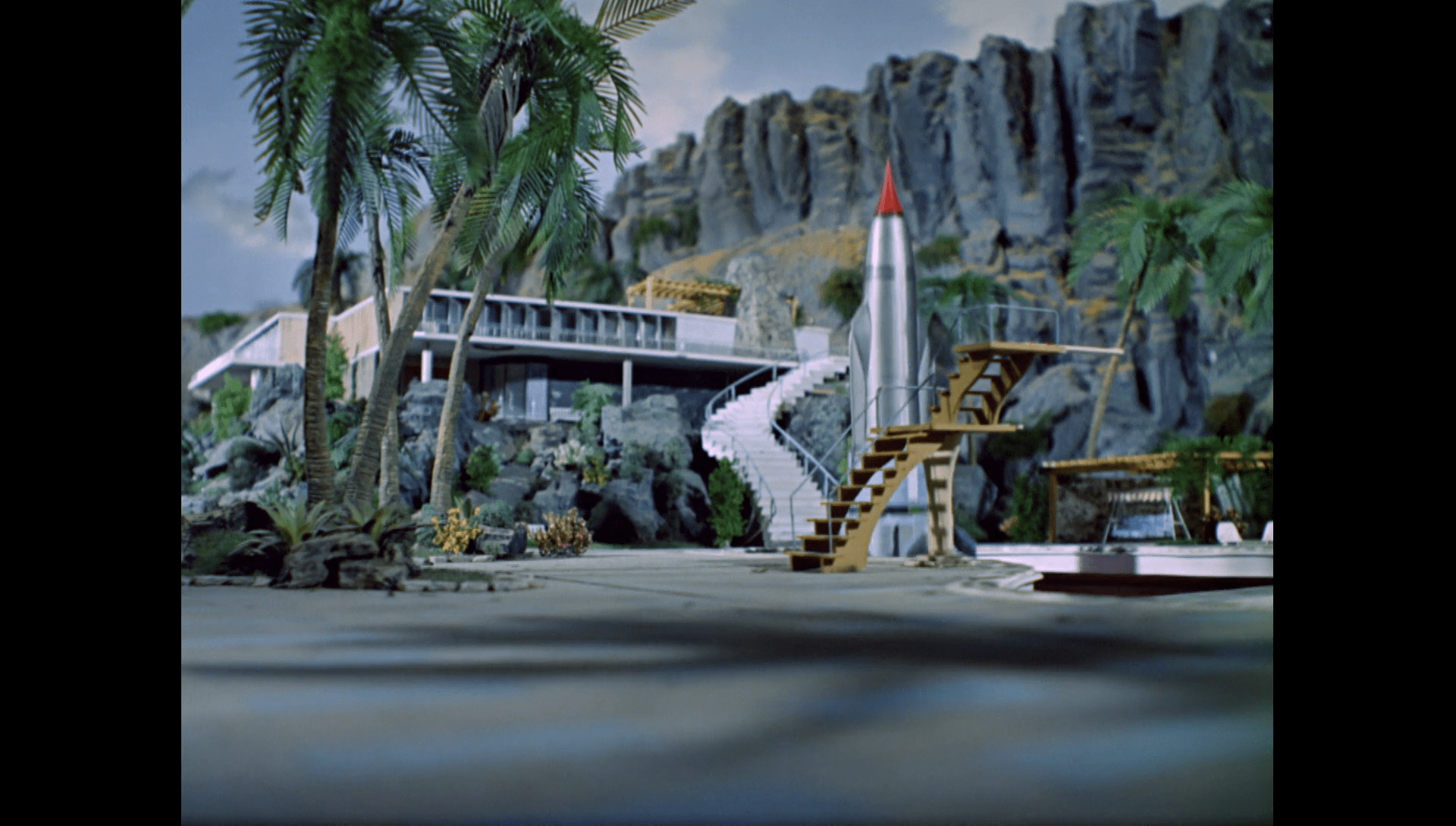 TrappedInTheSky00019