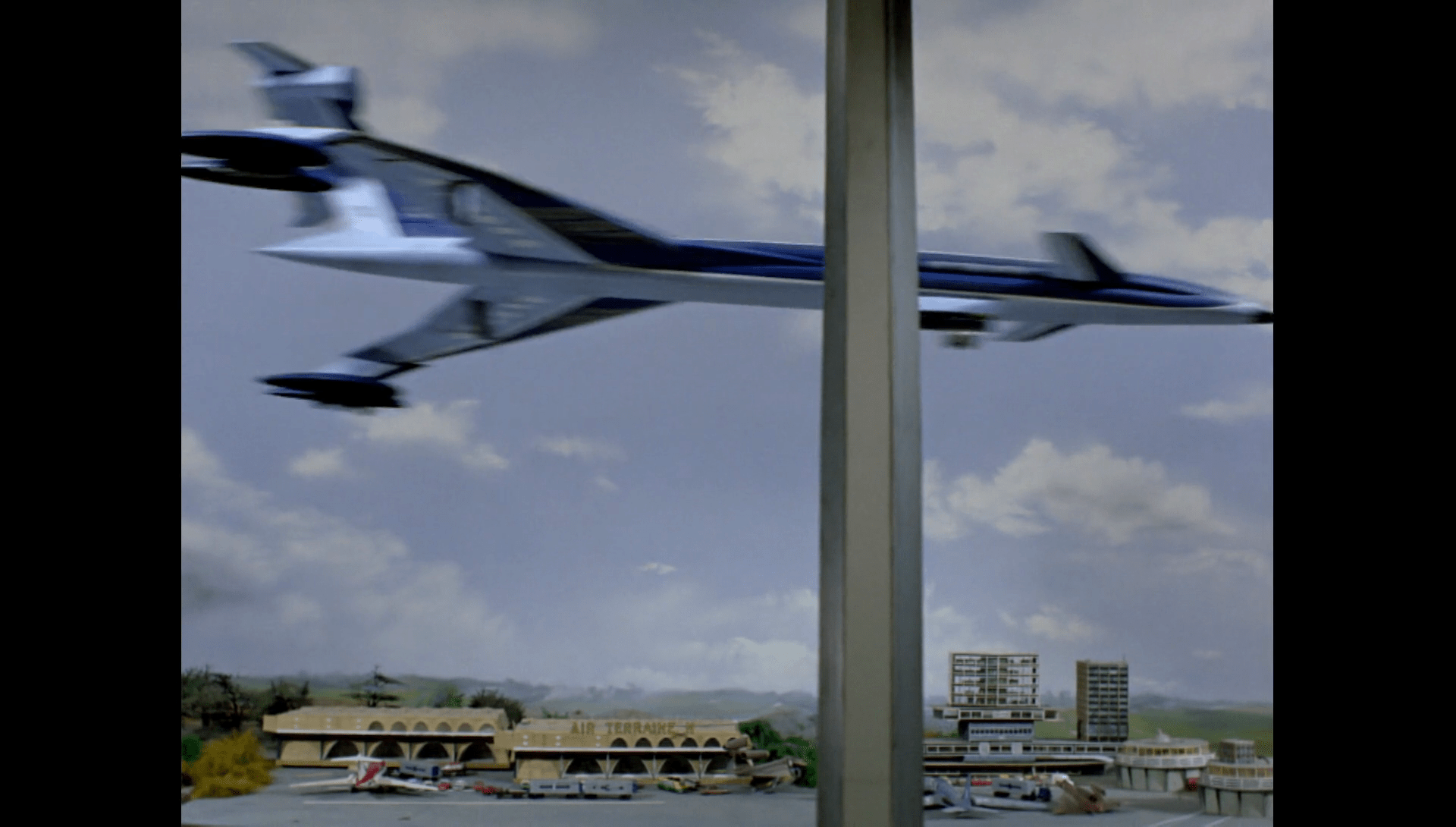 TrappedInTheSky00120