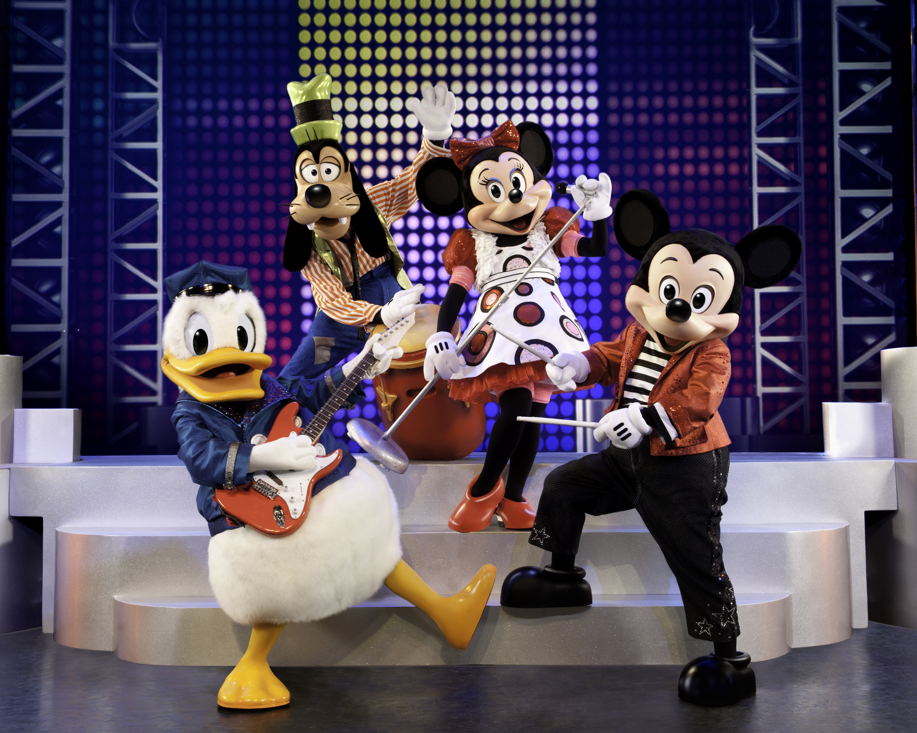 The phoenix jewelry exchange is the nation's #1 most trusted online jewelry store offering engagement rings, diamond solitaires,. (arizona) disney live! mickey's music festival - See