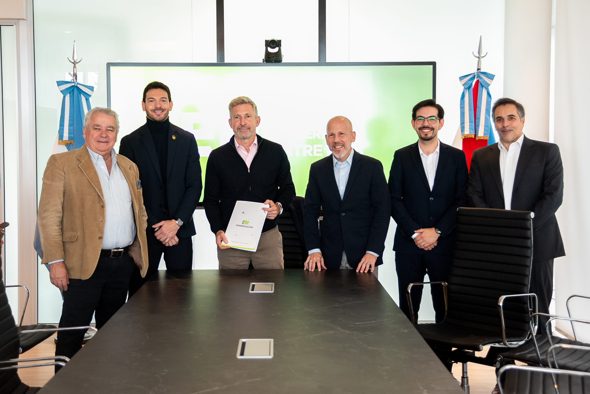 El desembarco de Salesforce en Entre Ríos, la multinacional que asesorará en IA al gobierno provincial