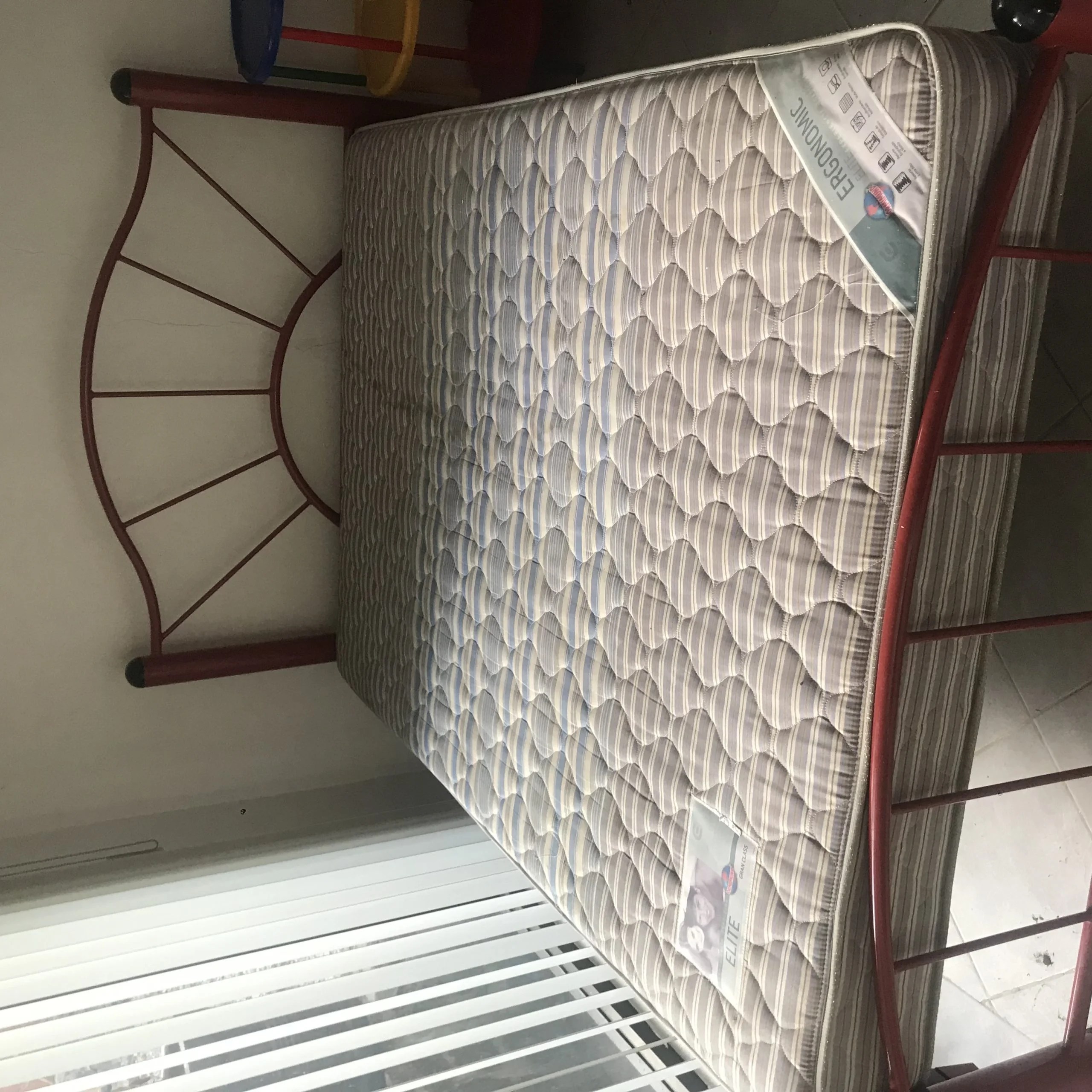 Cama matrimonial metalica con colchon