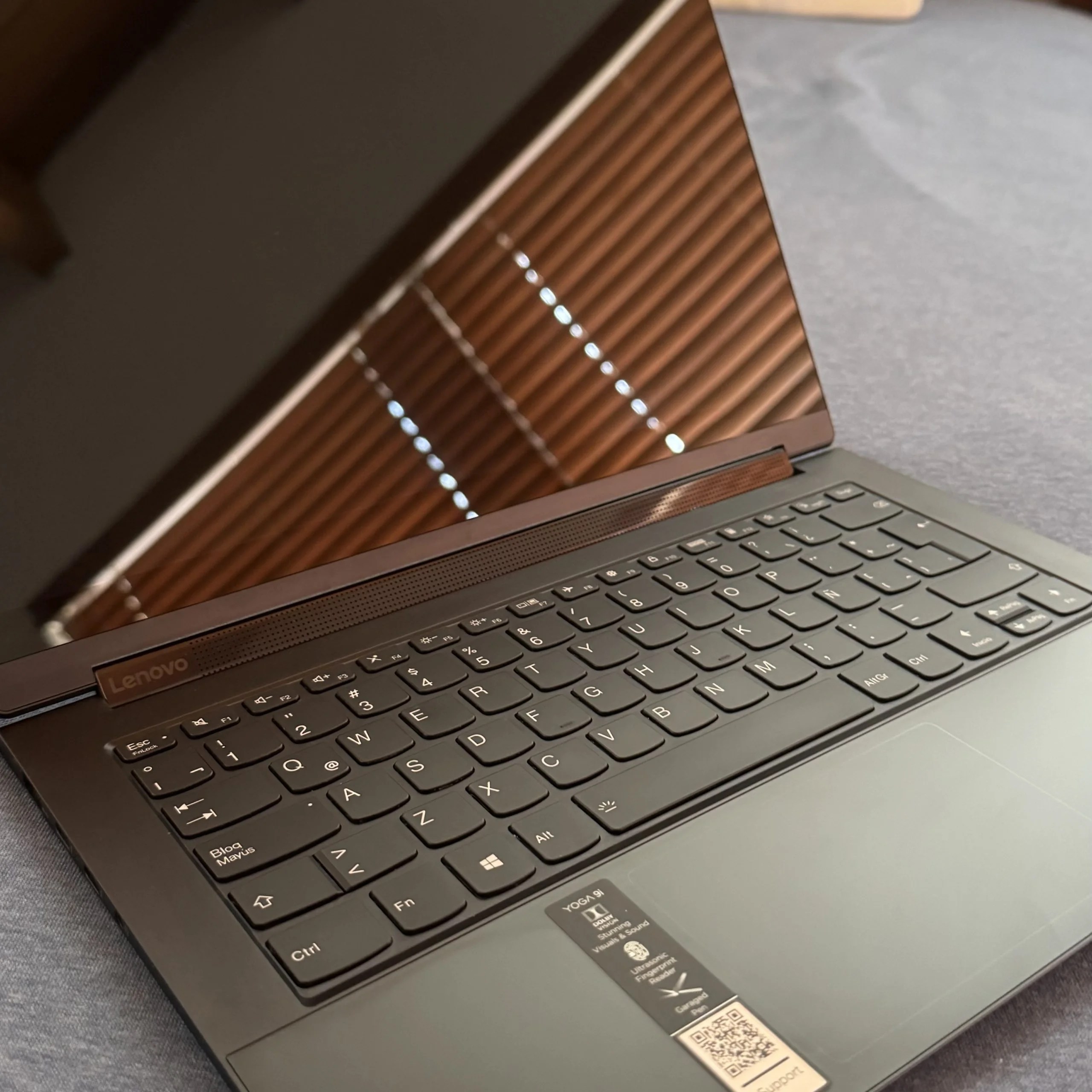 Lenovo Yoga 9 14ITL5 | Core i7 | 16GB RAM | 512GB SSD | Touch 2 en 1 Convertible