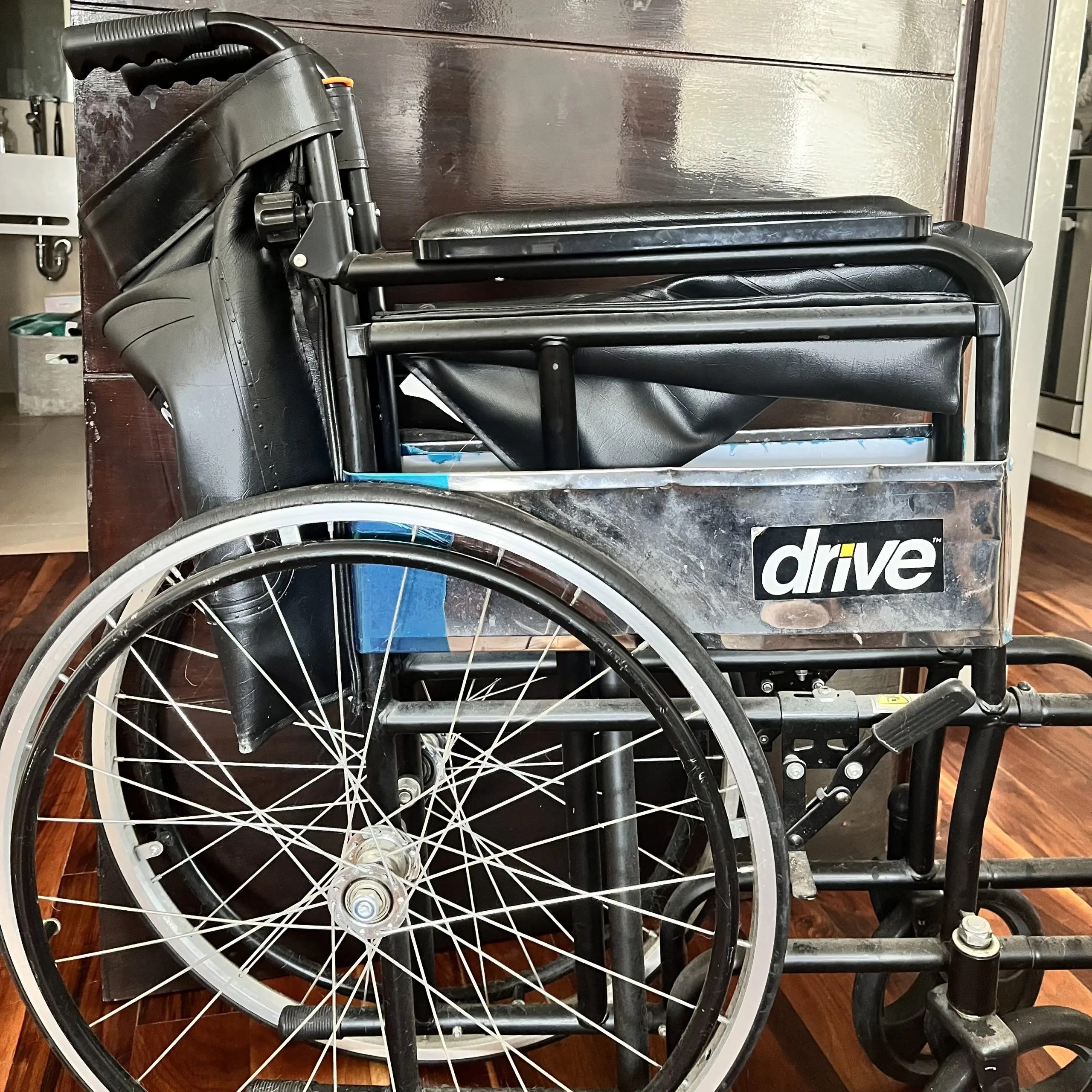 Silla de ruedas plegable Drive – usada