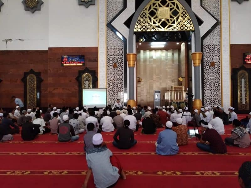 Berikut contoh khutbah jumat terbaru 2021 tentang memperkuat iman umat islam dalam rangka menjalani kehidupan dunia dan mengapai akhirat. 7 Contoh Khutbah Jumat Singkat Dalam Berbagai Tema