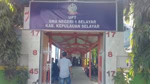 Kasek SMA 1 Selayar Bantah Adanya Diskriminasi Penerimaan Siswa Baru