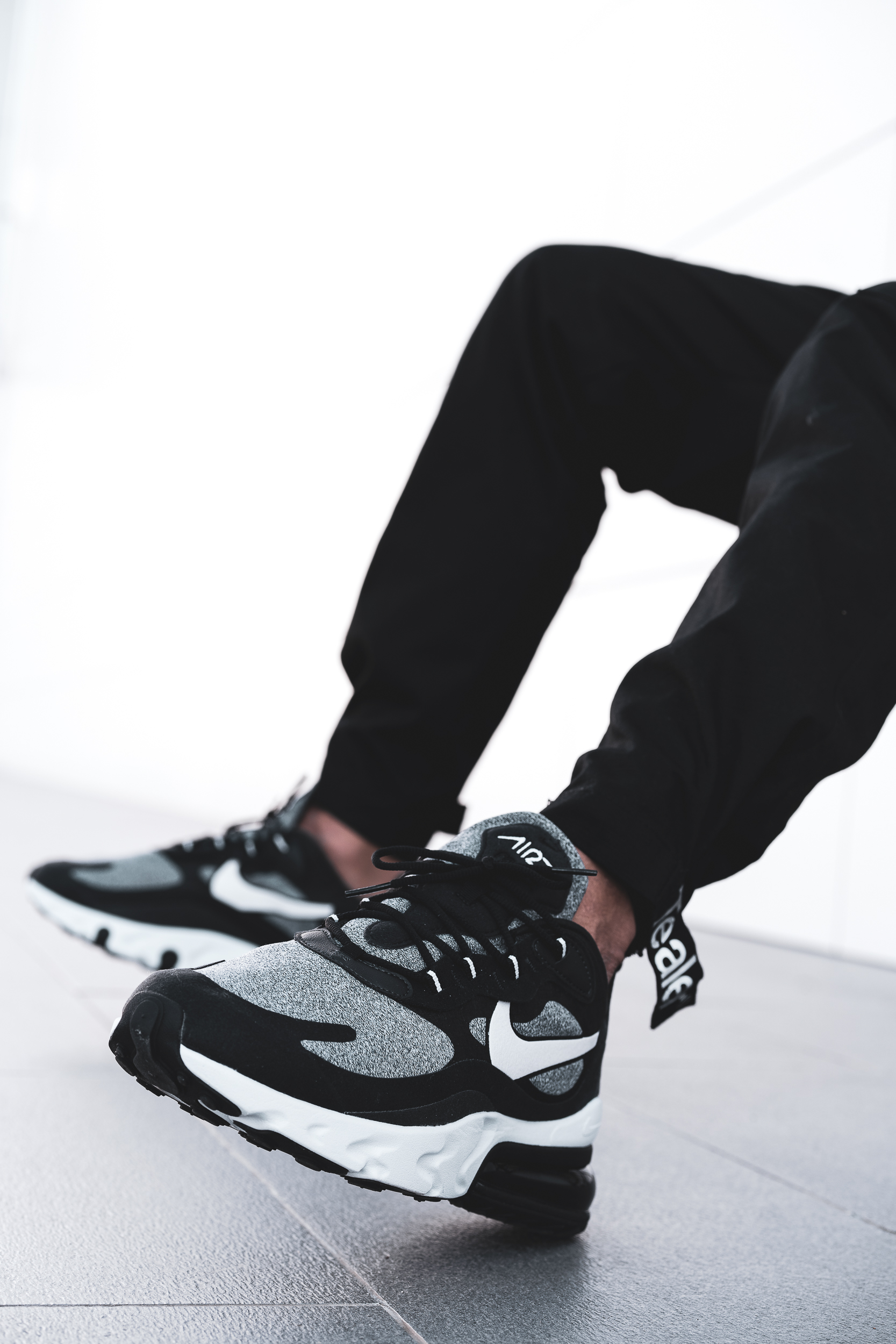 air max 270 react black grey