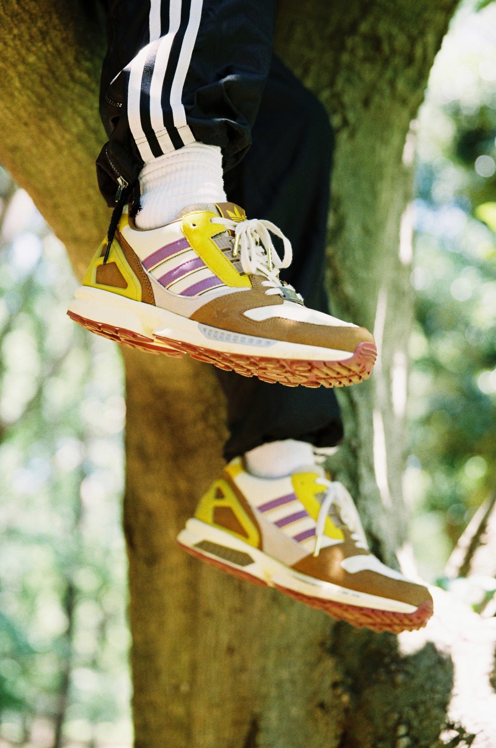 靴 adidas x atmos ZX8000 YOYOGI Park 27.5 atmos x Adidas 'Yoyogi Park' ZX 8000 Forum Low - The Kickz Stand