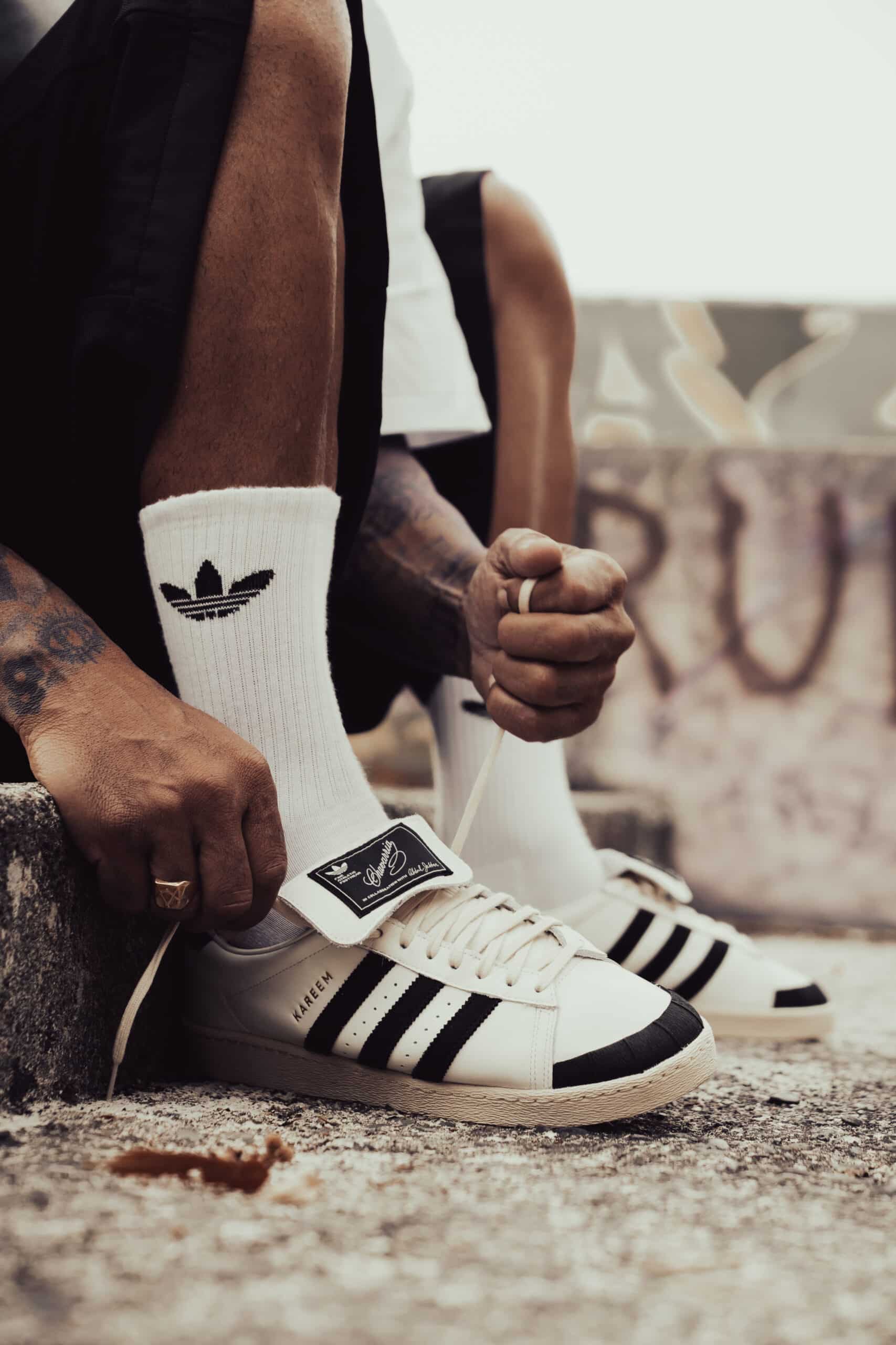 adidas×WILLY CHAVARRIA JABBAR LOW 【公式通販】