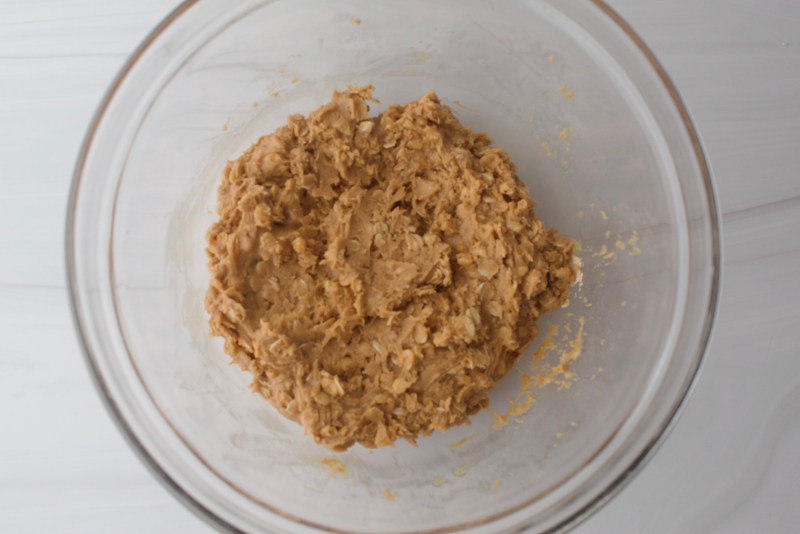 3 Ingredients peanut butter and oatmeal balls