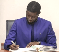 Sénégal : près de 1 000 détenus bénéficient d’une grâce présidentielle