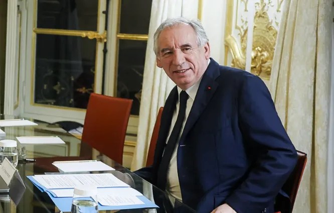 Bayrou joue son va-tout : vers une dissolution le 8 septembre et le spectre d’une majorité RN