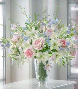 Super business flowers qualified gift bouquet on table