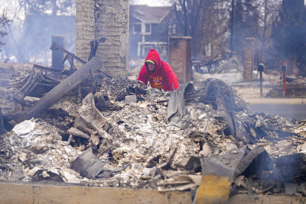 Louisville, Superior devastated by wind-driven wildfire; hundreds