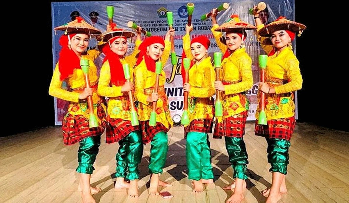 Tari Mondinggu, Warisan Suku Tolaki yang Menari dalam Harmoni