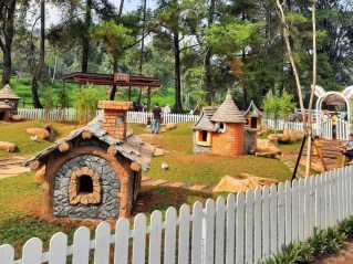 cimory diaryland puncak bogor hobbit