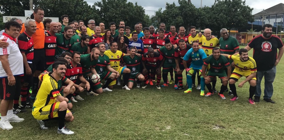 Fla Nação homenageia Paulo Henrique em evento e ajuda familia