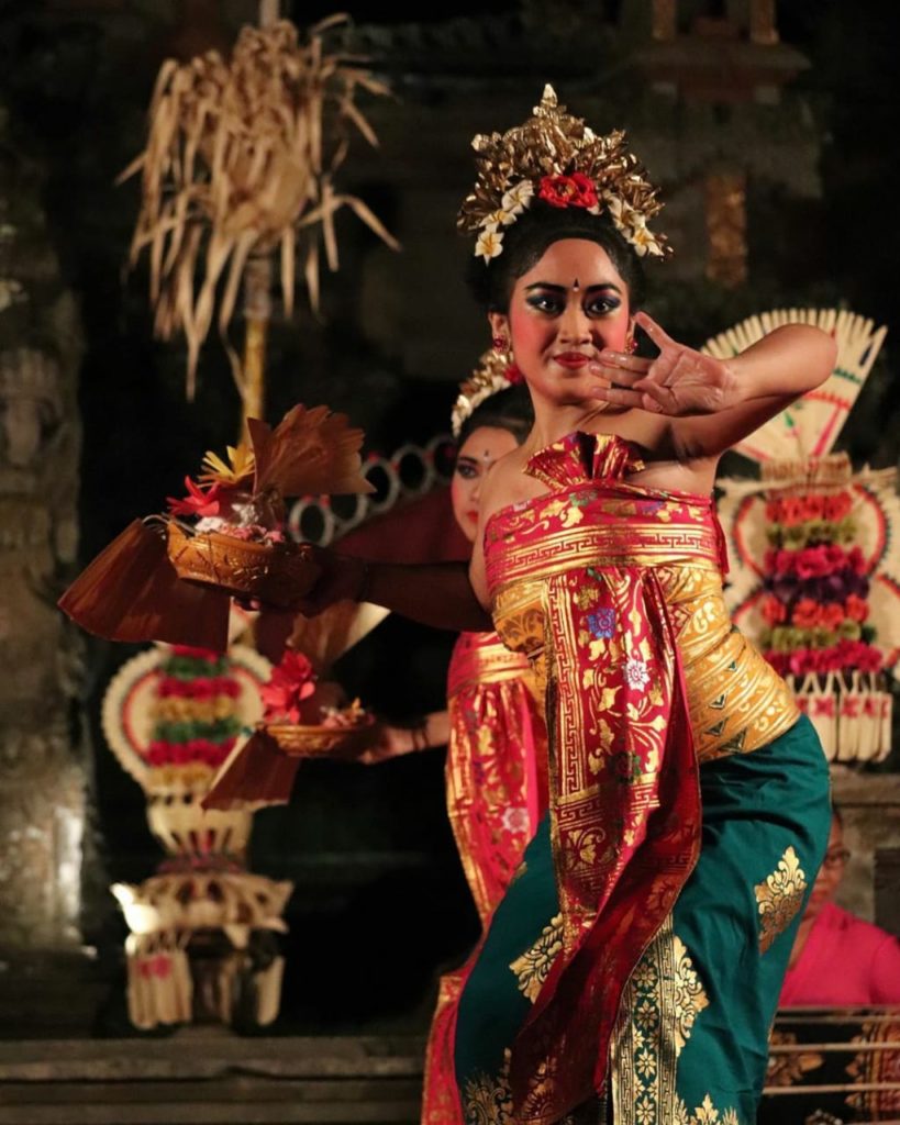 6 Tari Adat Tradisional Bali Paling Populer - Sering Jalan