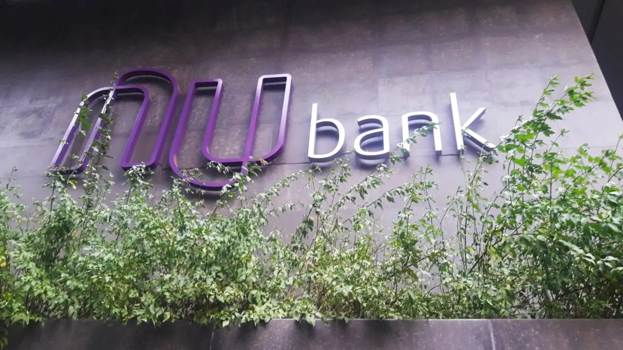 Dinheiro no cartão Nubank não rende 100% do CDI como no Banco Inter