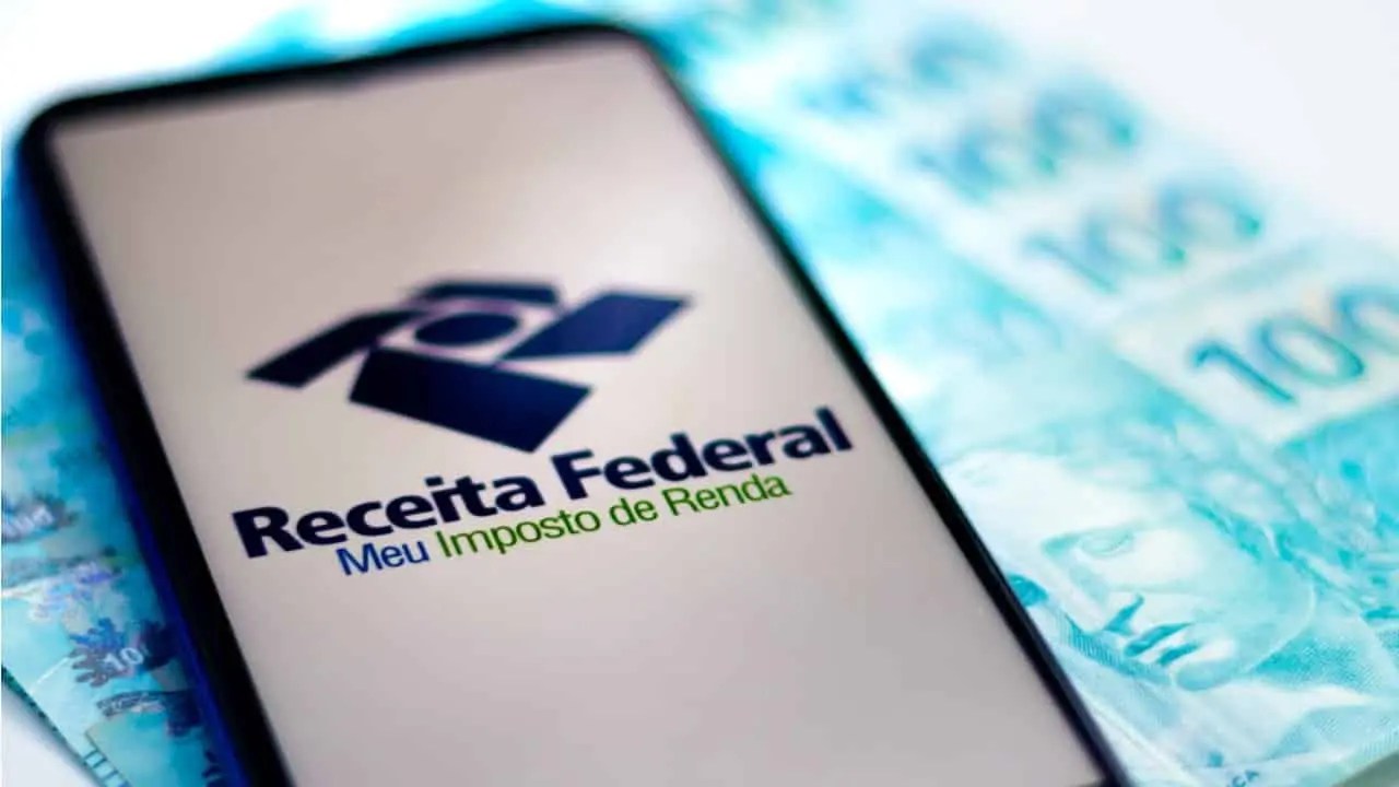 Receita recebe 438 mil declarações de IR somente no primeiro dia