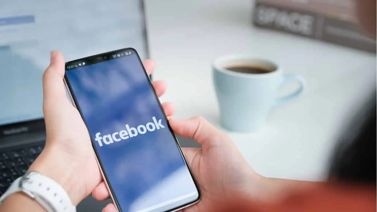 Vírus que rouba contas do Facebook já infectou mais de 300 mil celulares