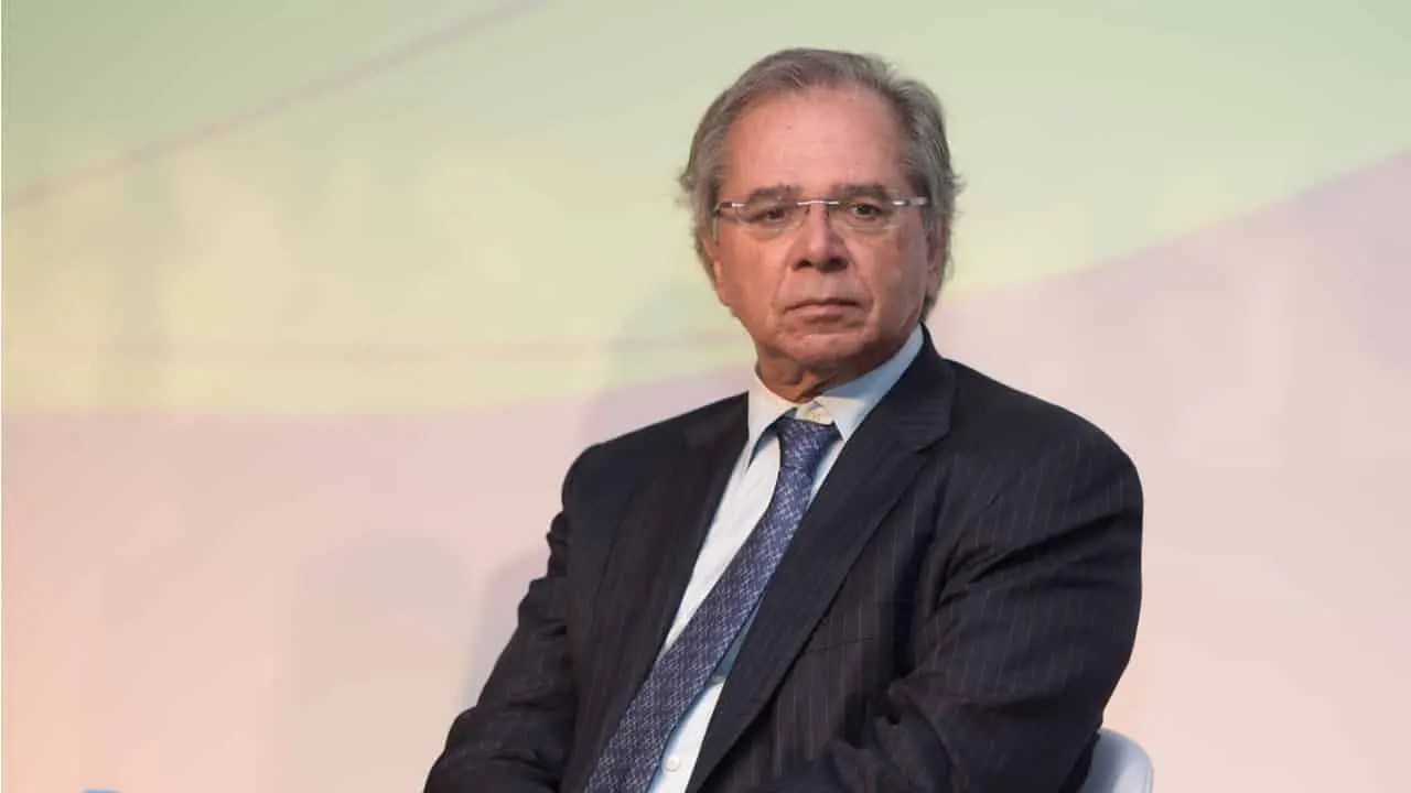 Com LRF, Guedes diz que vai compensar isenção de tributos federais sobre diesel e gás