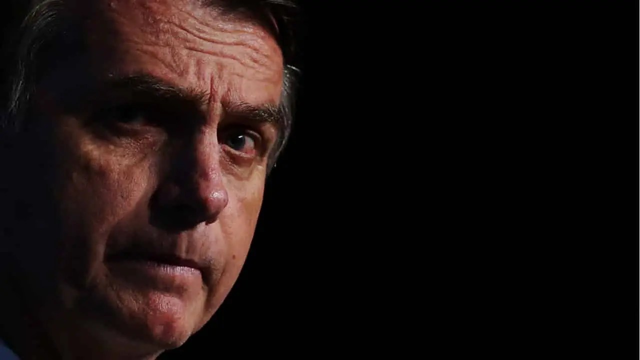 Bolsonaro edita MP que possibilita nova redução de salários e jornadas