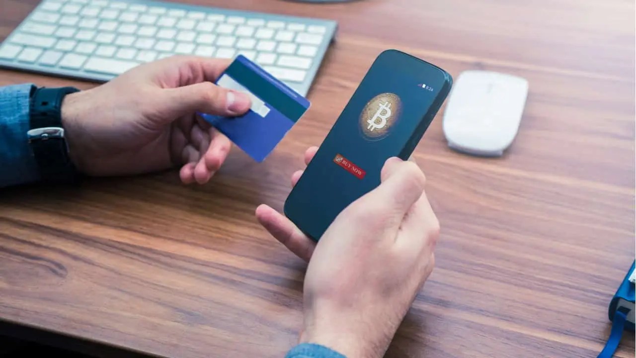 Brasileiro vai poder usar criptomoeda para pagar recarga de celular