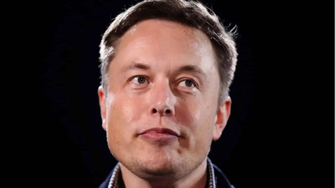Elon Musk quer investir US$ 30 bilhões em internet via satélite