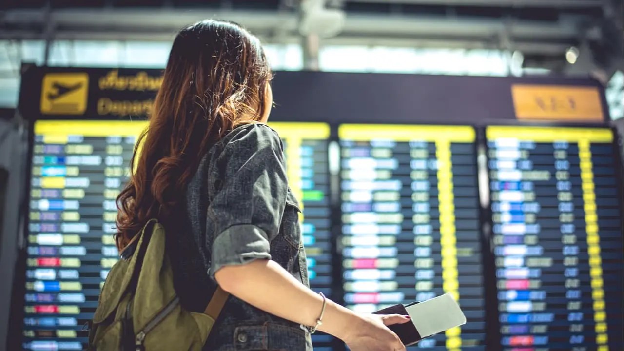 Preço das passagens aéreas caiu quase pela metade, diz pesquisa