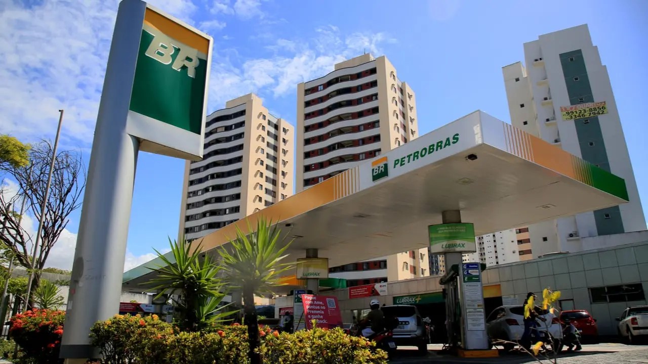 Petrobras é acusada por 11 estados e DF de mentir sobre preço da gasolina