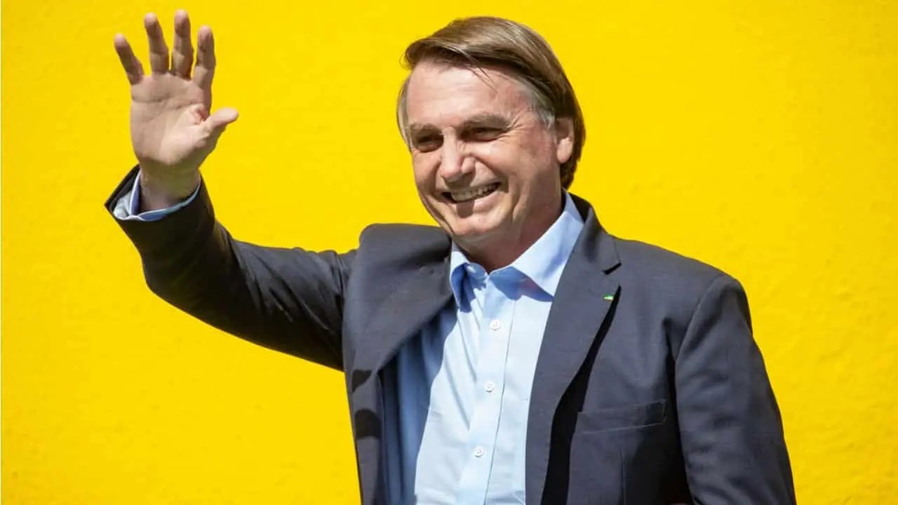 Bolsonaro promete reajuste aos servidores se PEC dos Precatórios for aprovada