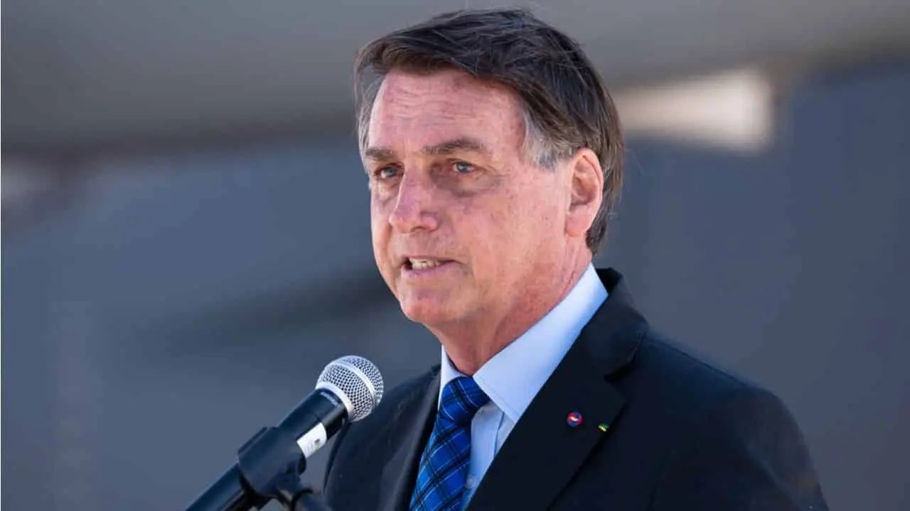 Bolsonaro fala em revisão do teto de gastos, mas só após eleições
