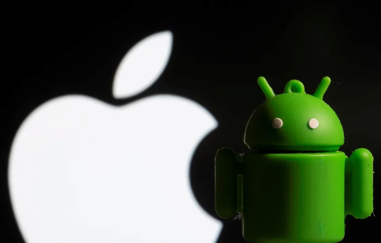 Maçã mordida da Apple e robô verde do Android