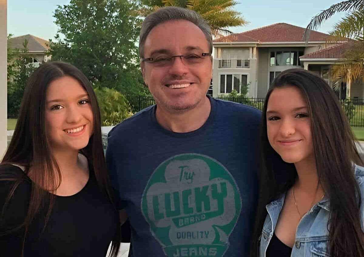 Gugu e suas filhas gêmeas