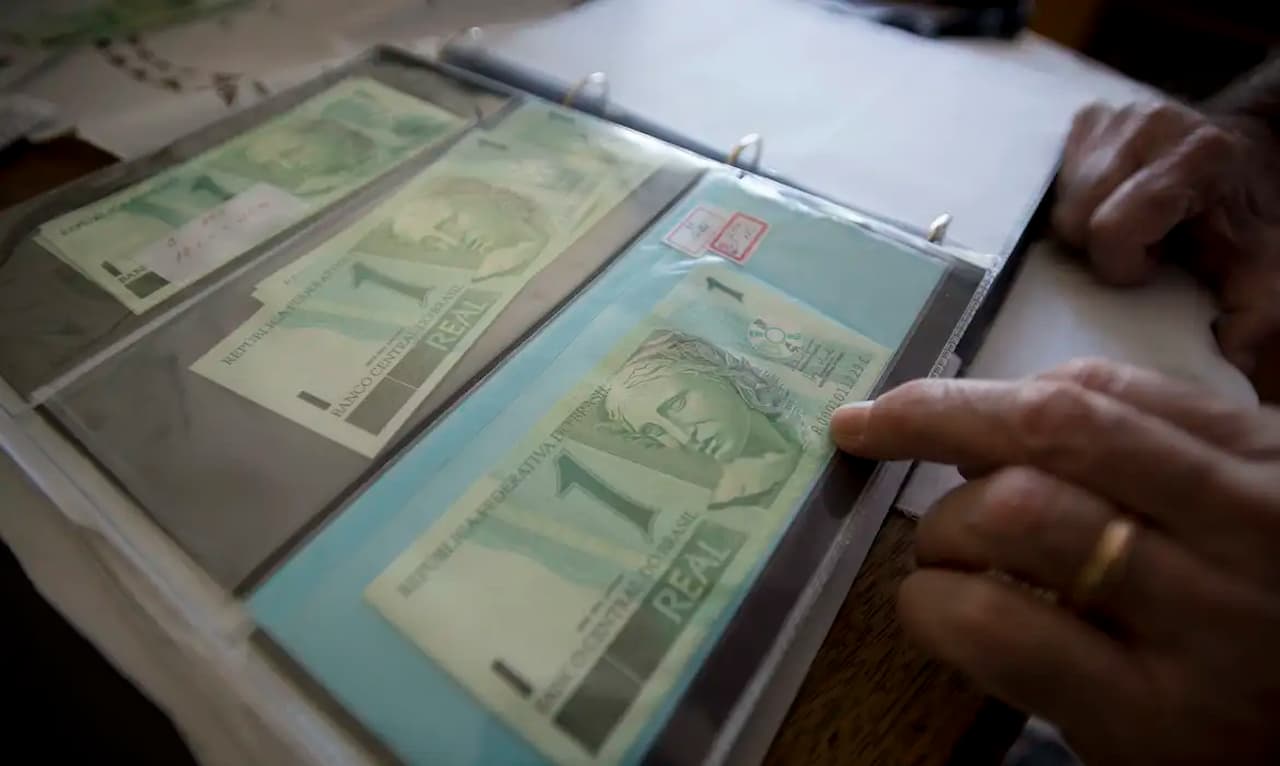 Imagem de várias notas de R$ 1