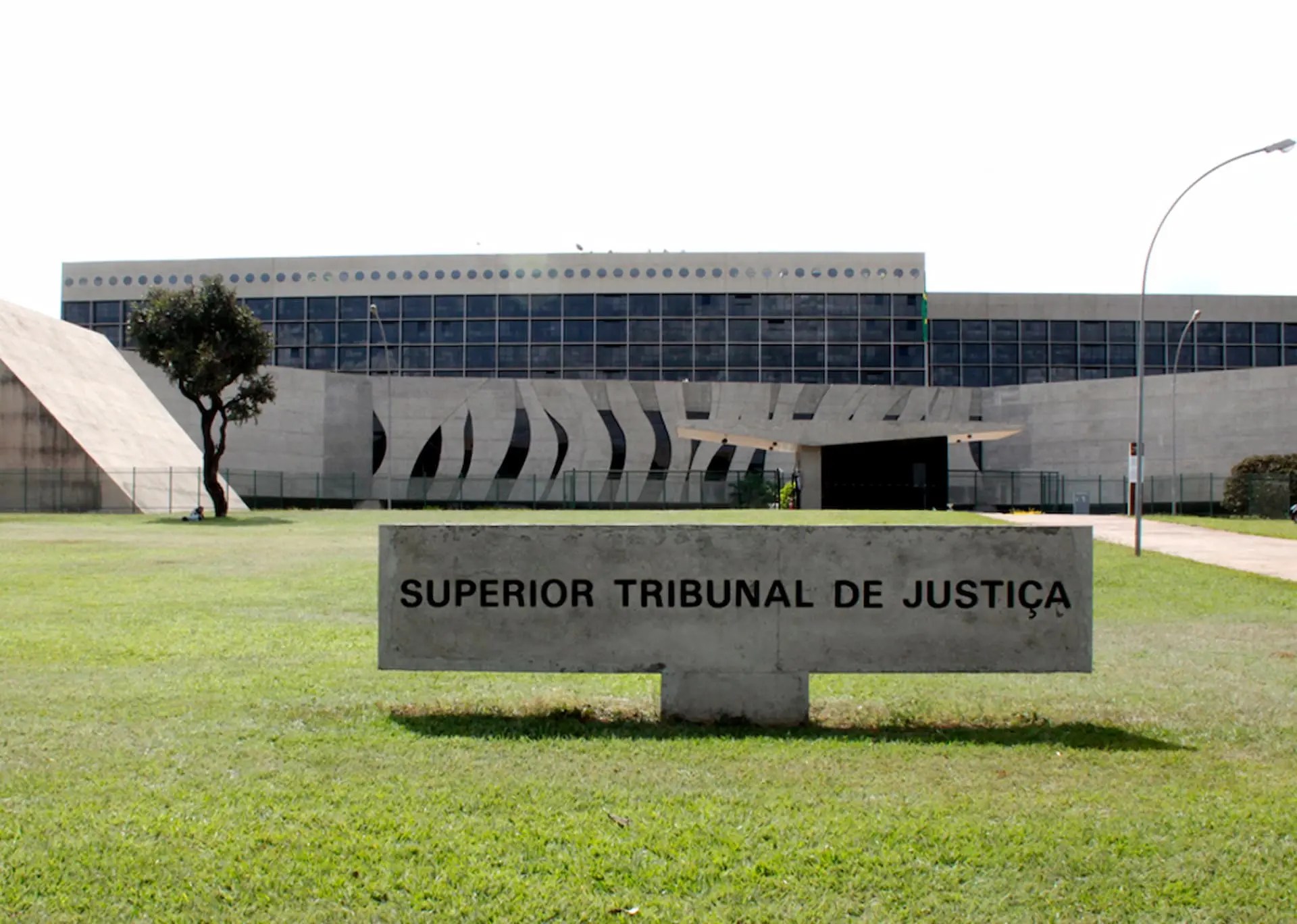 STJ