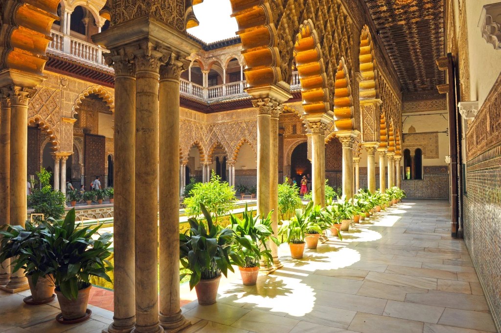 Alcazar interior