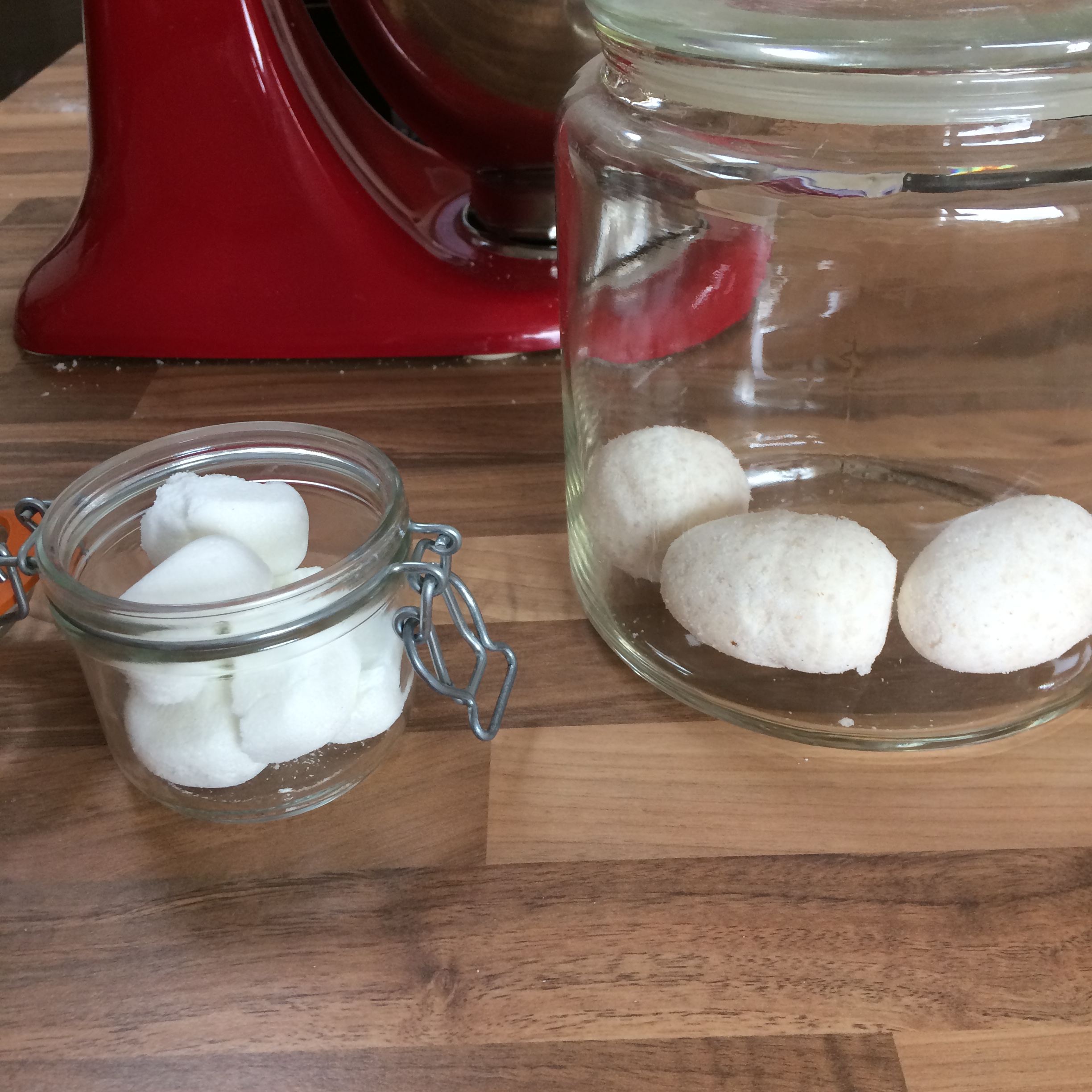 Bath and toilet bombs