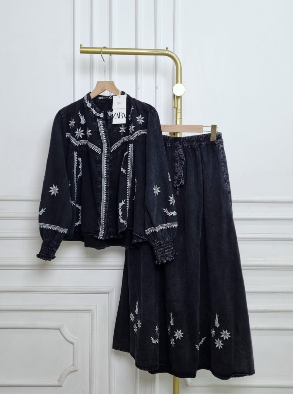 DENIM BLACK EMBROIDERED SKIRT SET