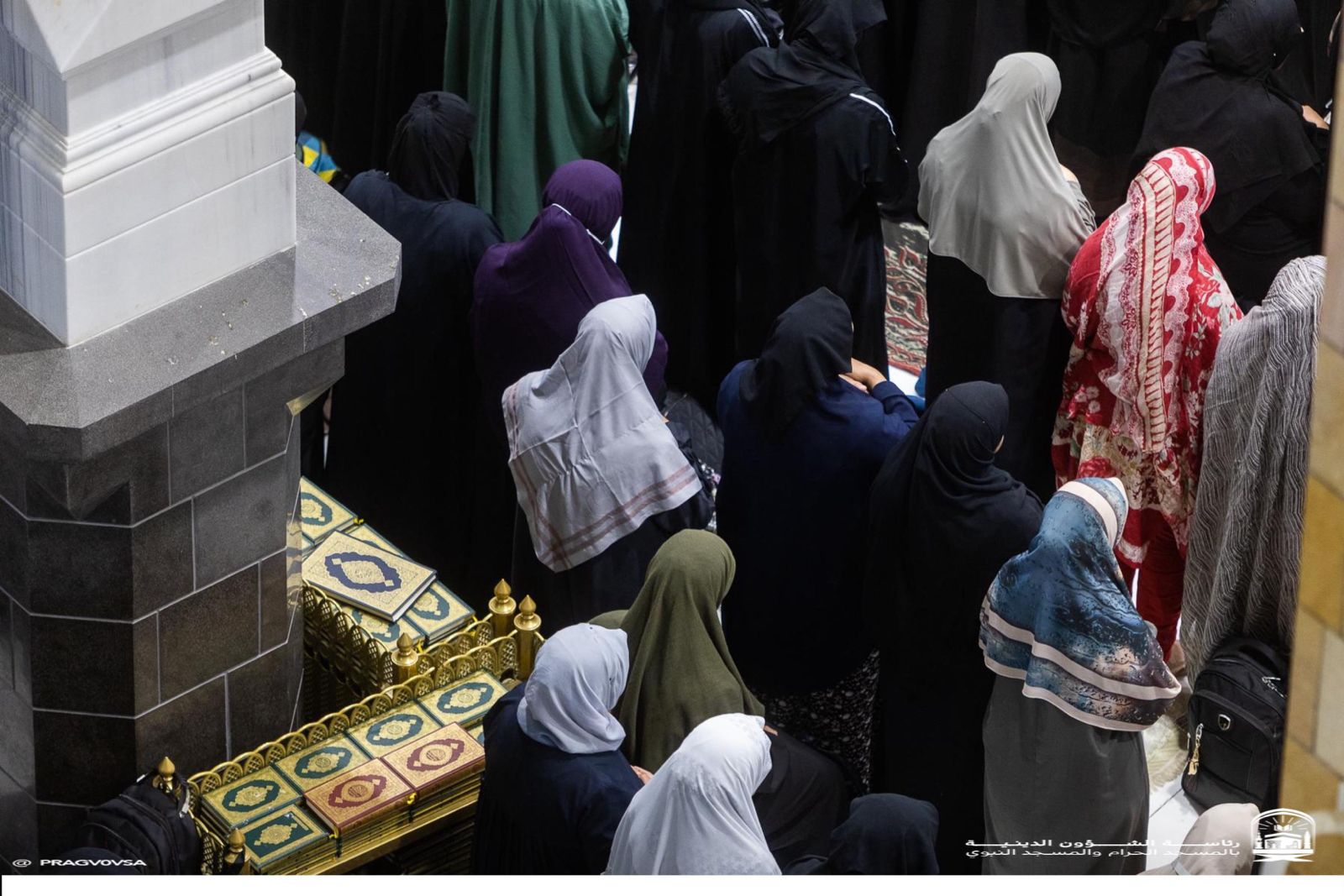 لاتنشغلوا بالجوال والتصوير وتحلّوا بالحجاب والعفاف في الحرمين