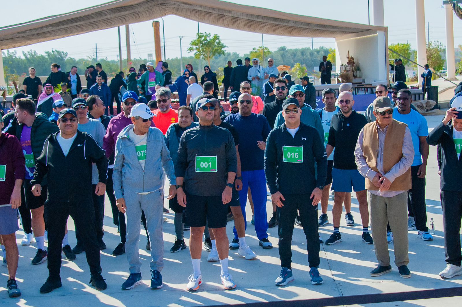 سمو محافظ ⁧‫الأحساء‬⁩ يتقدم أكثر من 14 الف متسابق ومتسابقة في سباق "الحسا تركض"