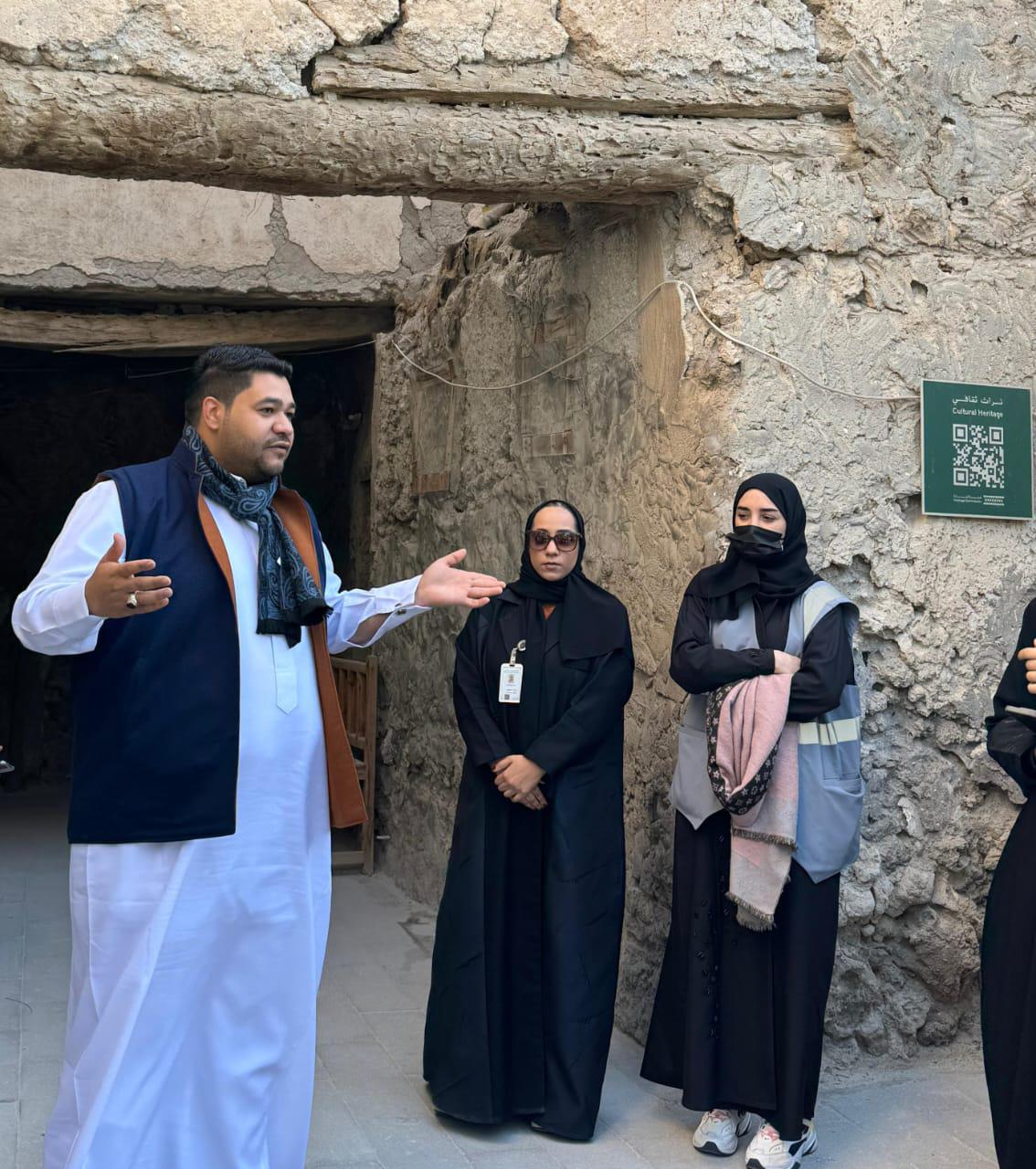 بلدية القطيف تُنظم مبادرة “هيا لنسعدهم” احتفاءً بيوم اليتيم العربي