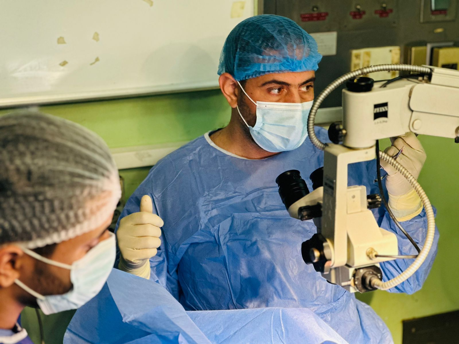 مدينة الصدر الطبية تجري عملية نوعية في قسم جراحة العيون