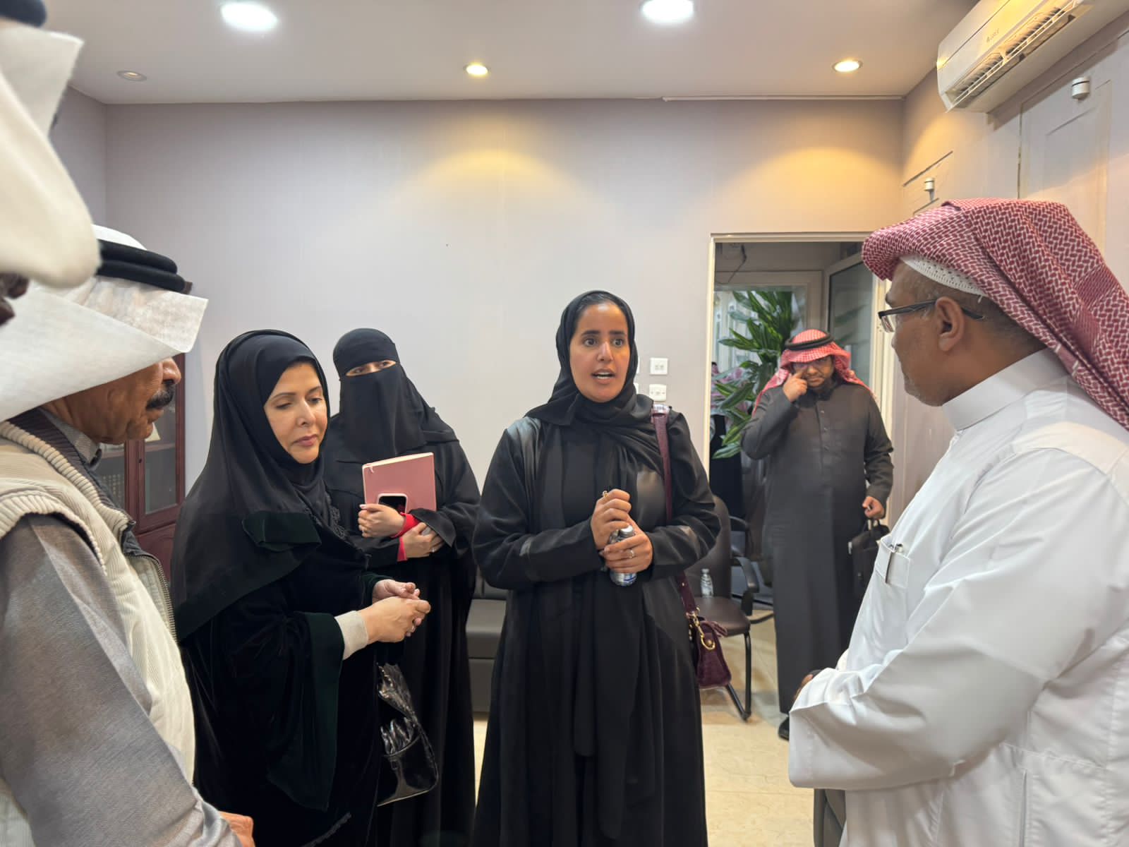 وفد وزارة الثقافة في جولة تفقدية لمشروع توثيق عناصر التراث الثقافي