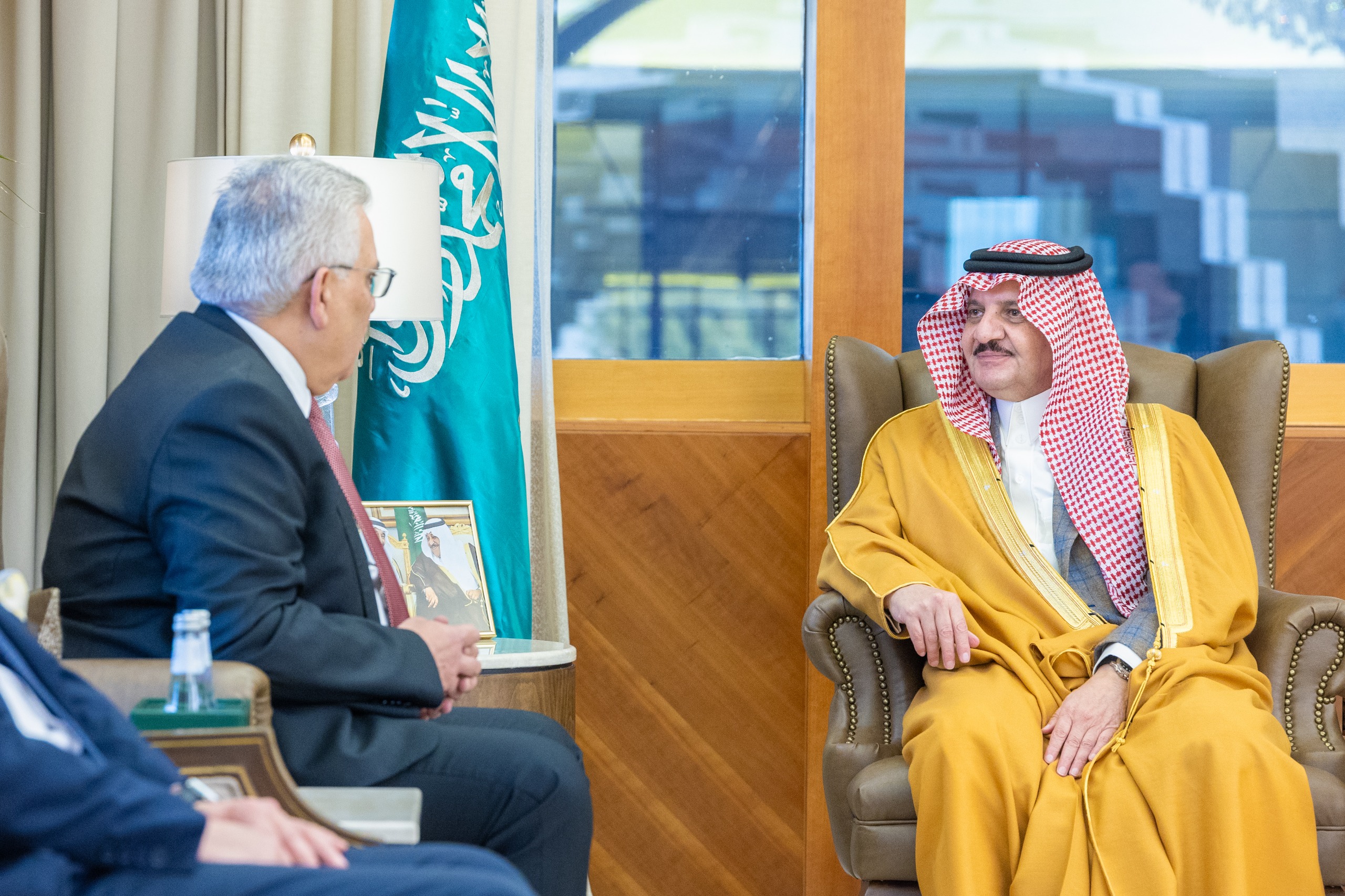 سمو أمير الشرقية يستقبل سفير دولة فلسطين لدى المملكة