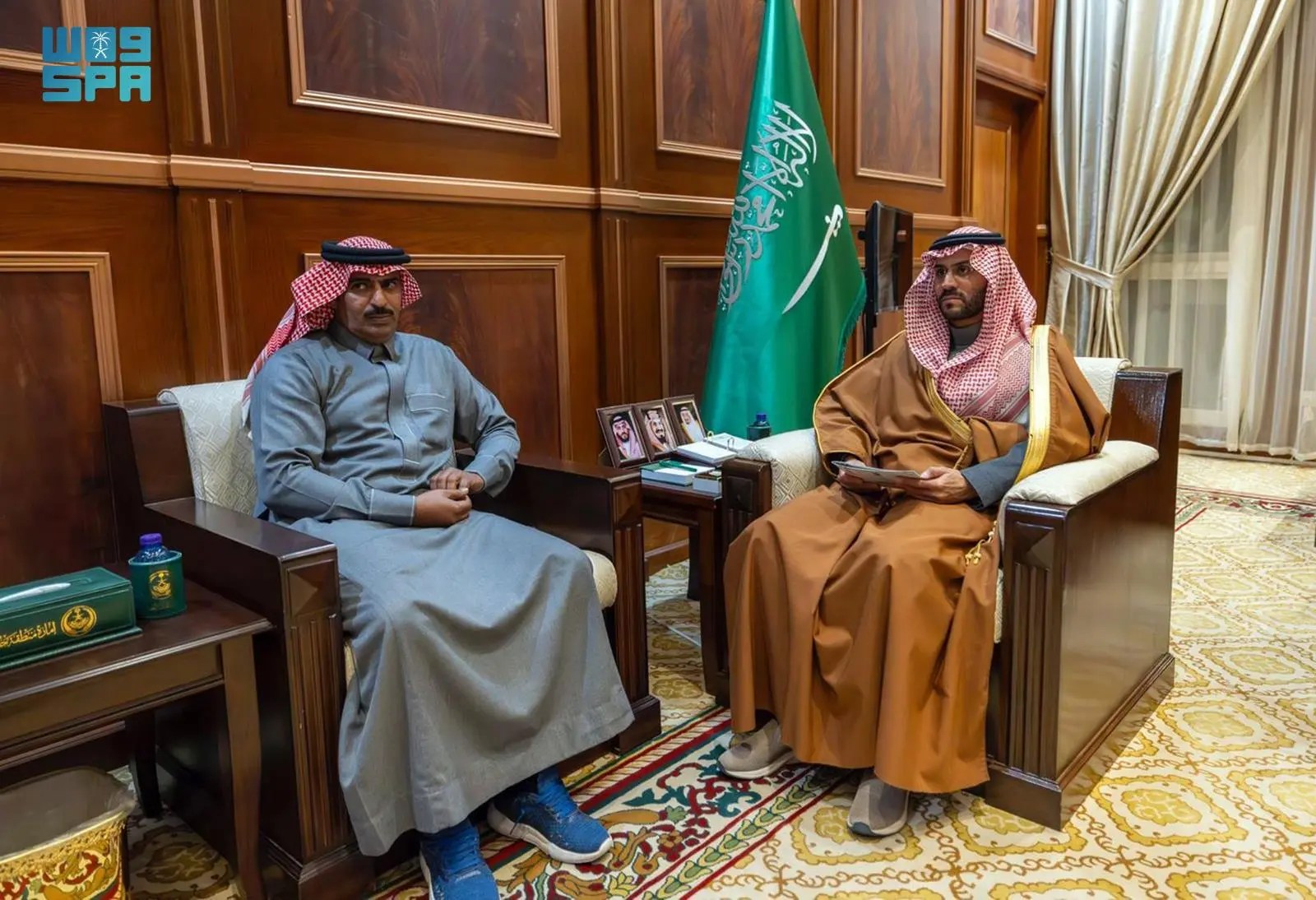 نائب أمير حائل يستقبل رئيس جمعية فزعة الشمال للبحث والإنقاذ بالمنطقة