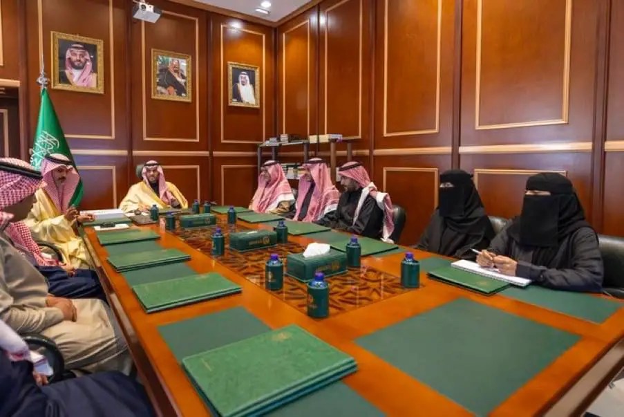 نائب أمير حائل يستقبل مدير فرع وزارة الصحة بالمنطقة