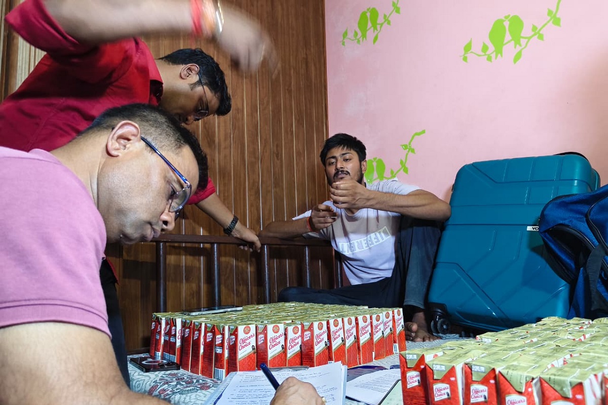 শিলিগুড়িতে মদ পাচারের ছক ভেস্তে দিল পুলিশ